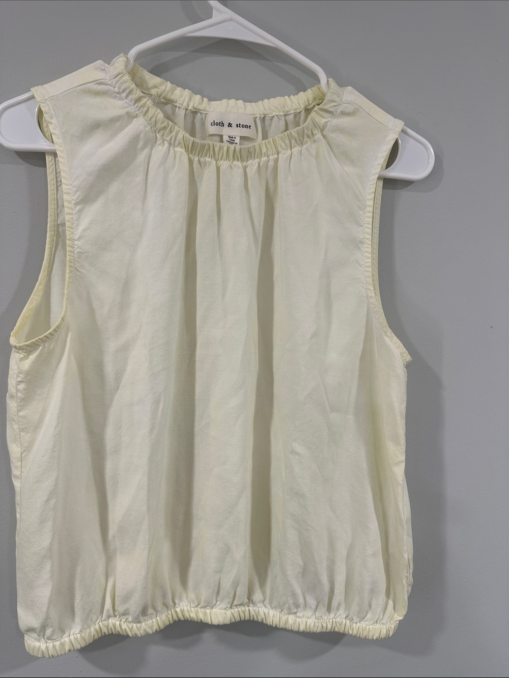 cloth & stone anthropology Pale yellow and white  Ruffle-Neck Sleeveless Top S